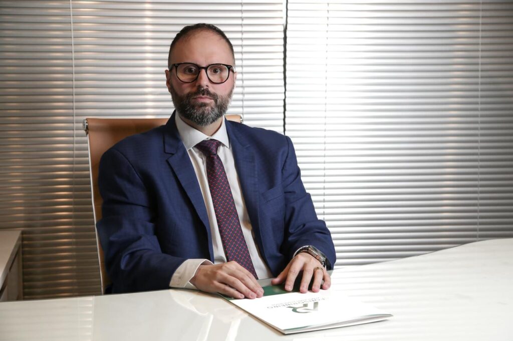 Escritório Afonso Ribeiro Advogados, especializado em defesa de servidores públicos