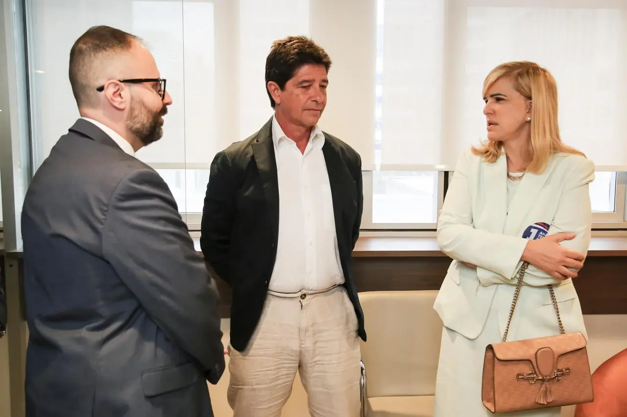 Escritório Afonso Ribeiro Advogados, especializado em defesa de servidores públicos